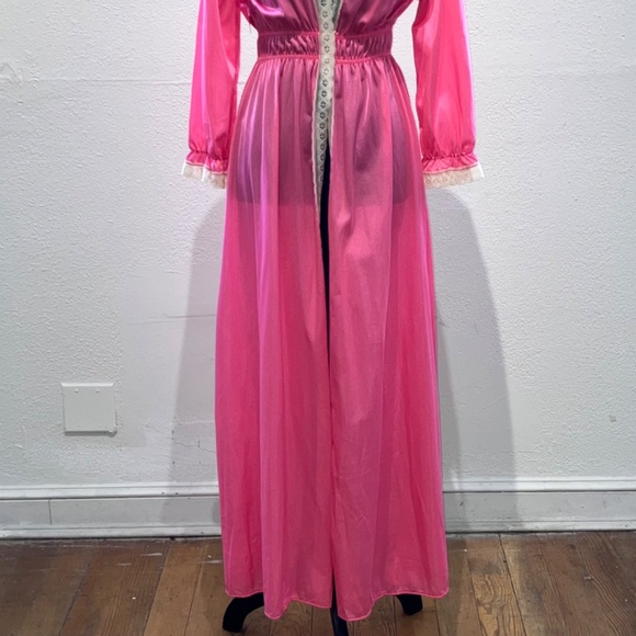 Vintage pink with lace robe - Picture 6 of 14